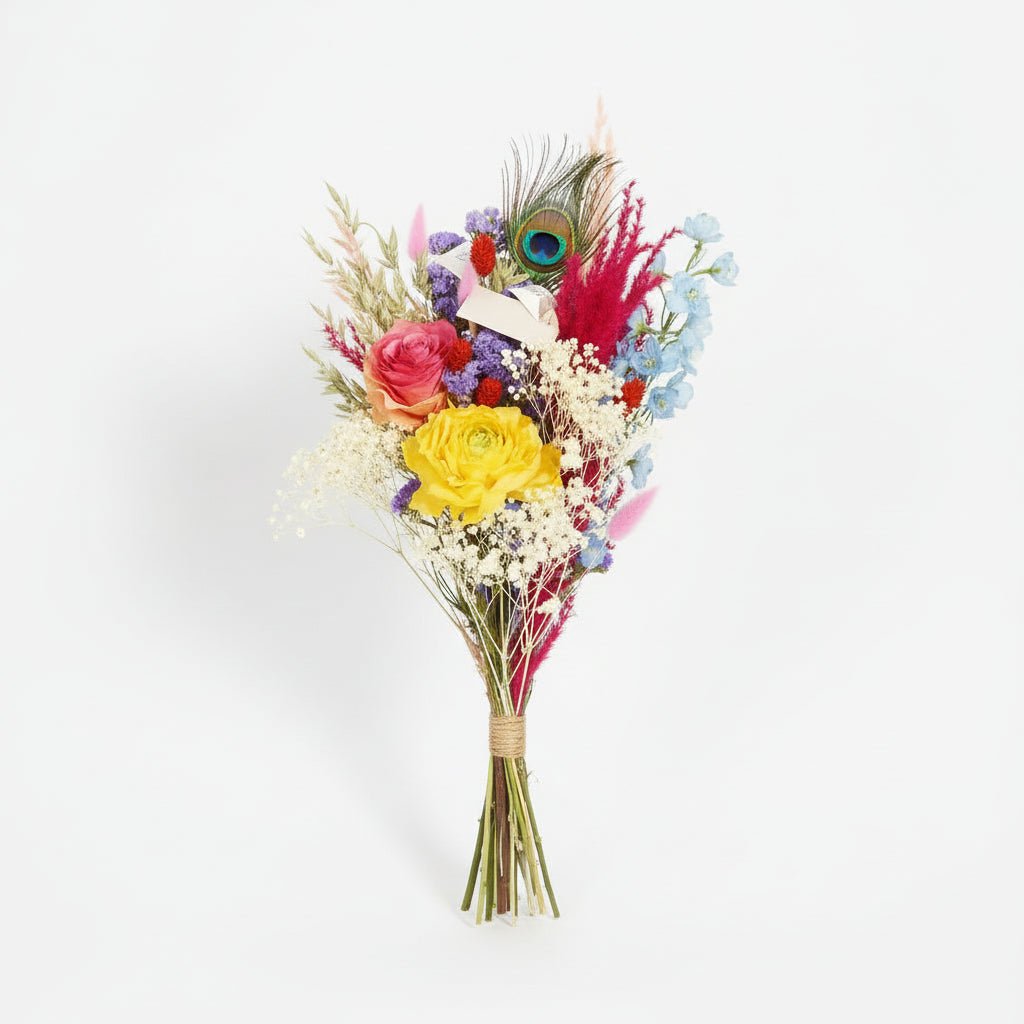 Ramo mixt sec i de seda davant d’un fons blanc
