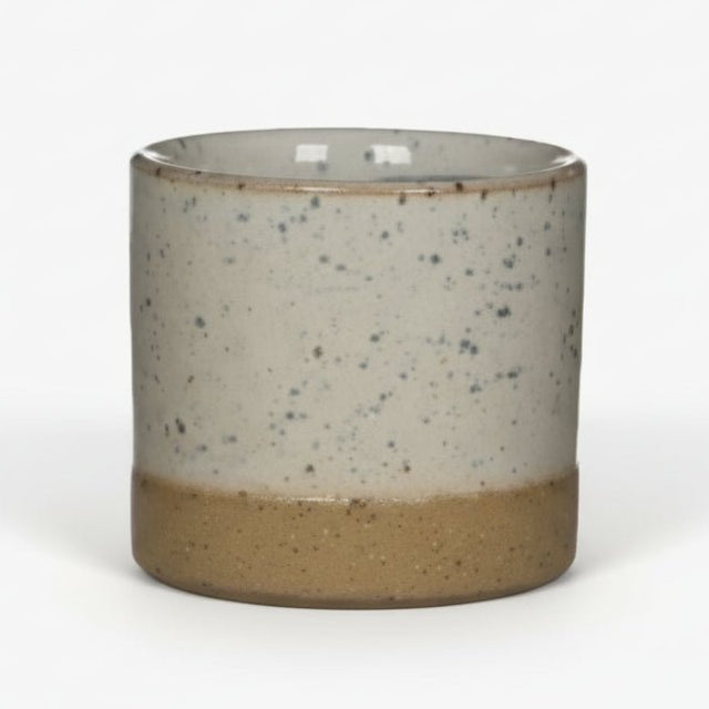 Maceta Lago redonda crema sobre fondo blanco